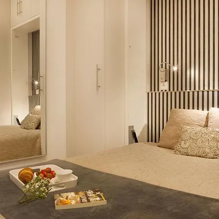 Two Bedroom Luxury Apartment - Balcony With View Of Notre Dame Paris Exterior photo