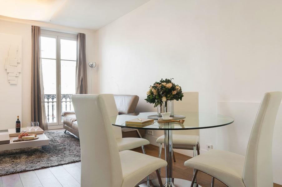 Two Bedroom Luxury - Balcony With View Of Notre Dame Parijs